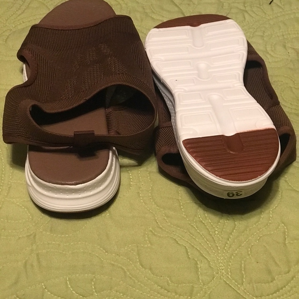 Sandler Brown Size 8